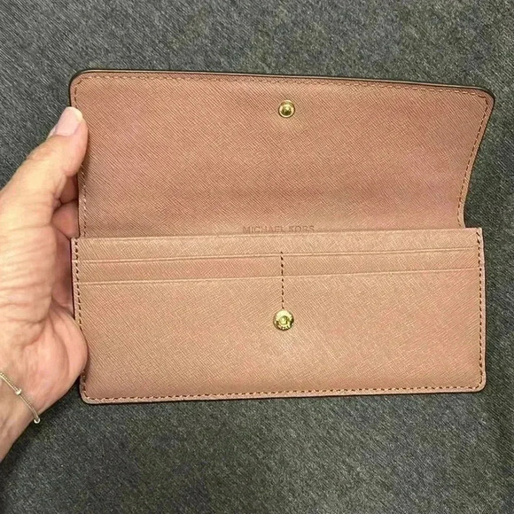Michael Kors wallet, brand new no tags. - Picture 4 of 7